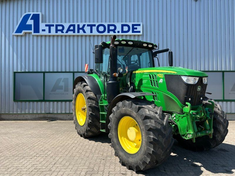 John Deere 6215R