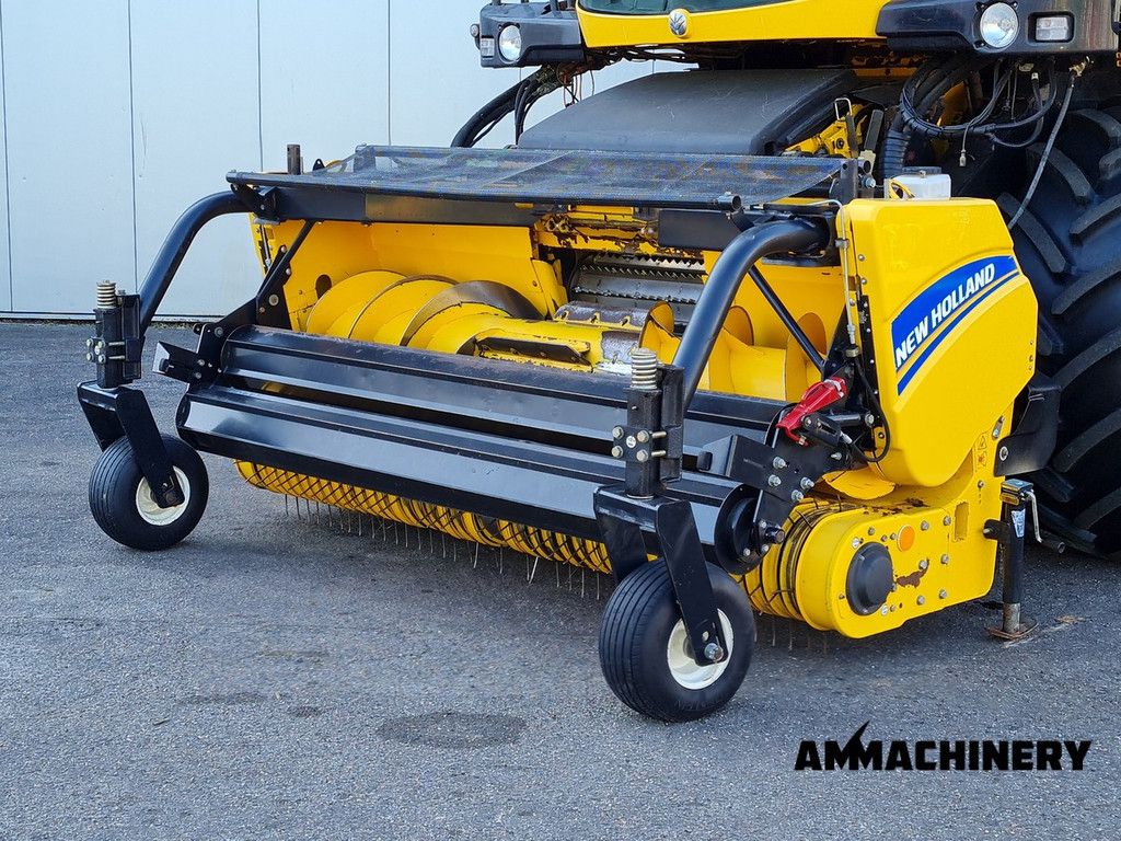 New Holland 300FP pick up