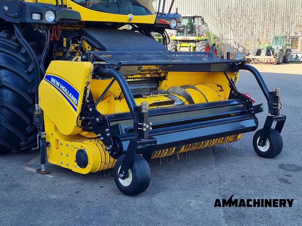 New Holland 300FP pick up