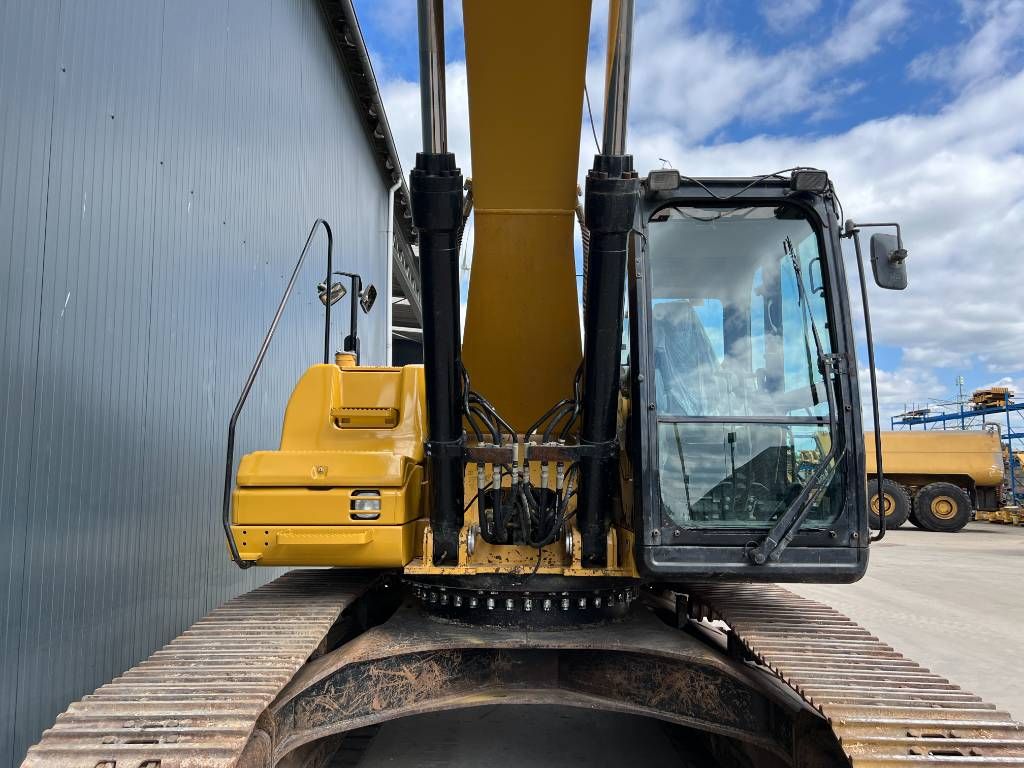 CAT 329D LN