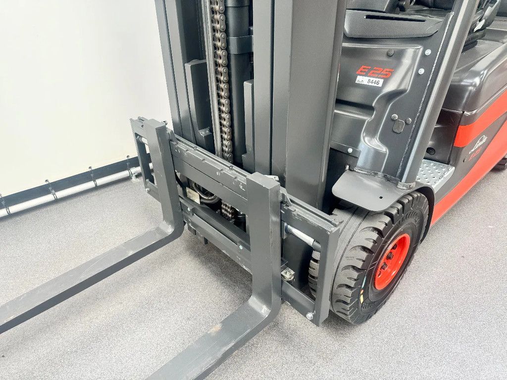 Linde 387 E 25 L-01 inclusief nieuwe accu