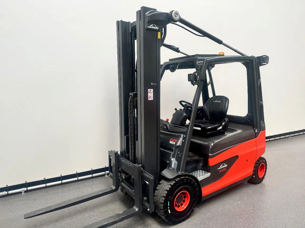 Linde 387 E 25 L-01 inclusief nieuwe accu