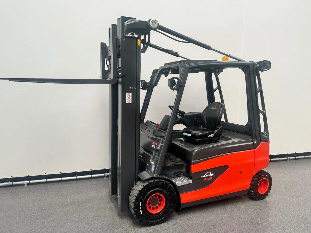Linde 387 E 25 L-01 inclusief nieuwe accu