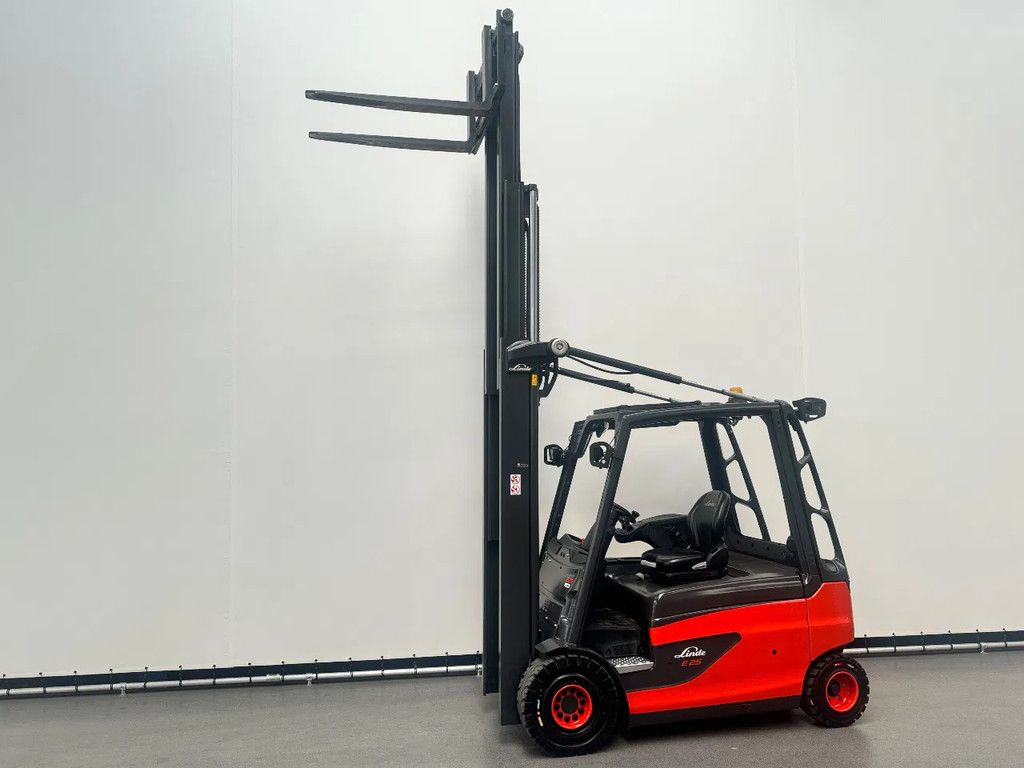 Linde 387 E 25 L-01 inclusief nieuwe accu