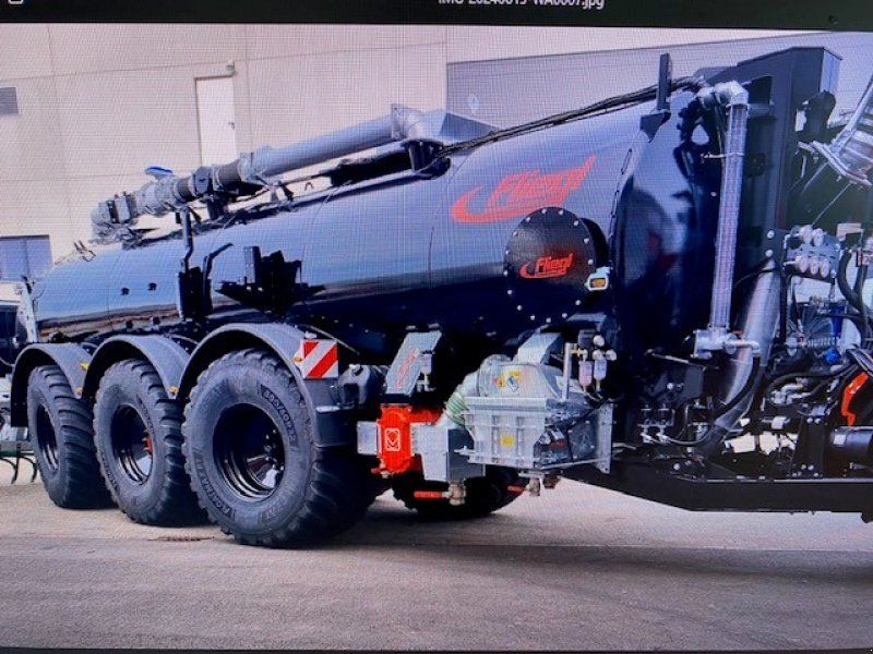Fliegl PFW 27500l Individual Tridem