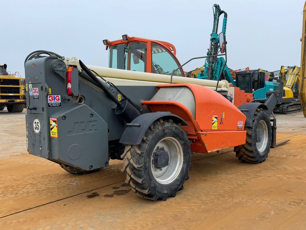 JLG 4017