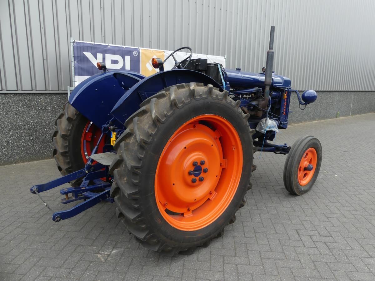 Fordson 27N Benzine