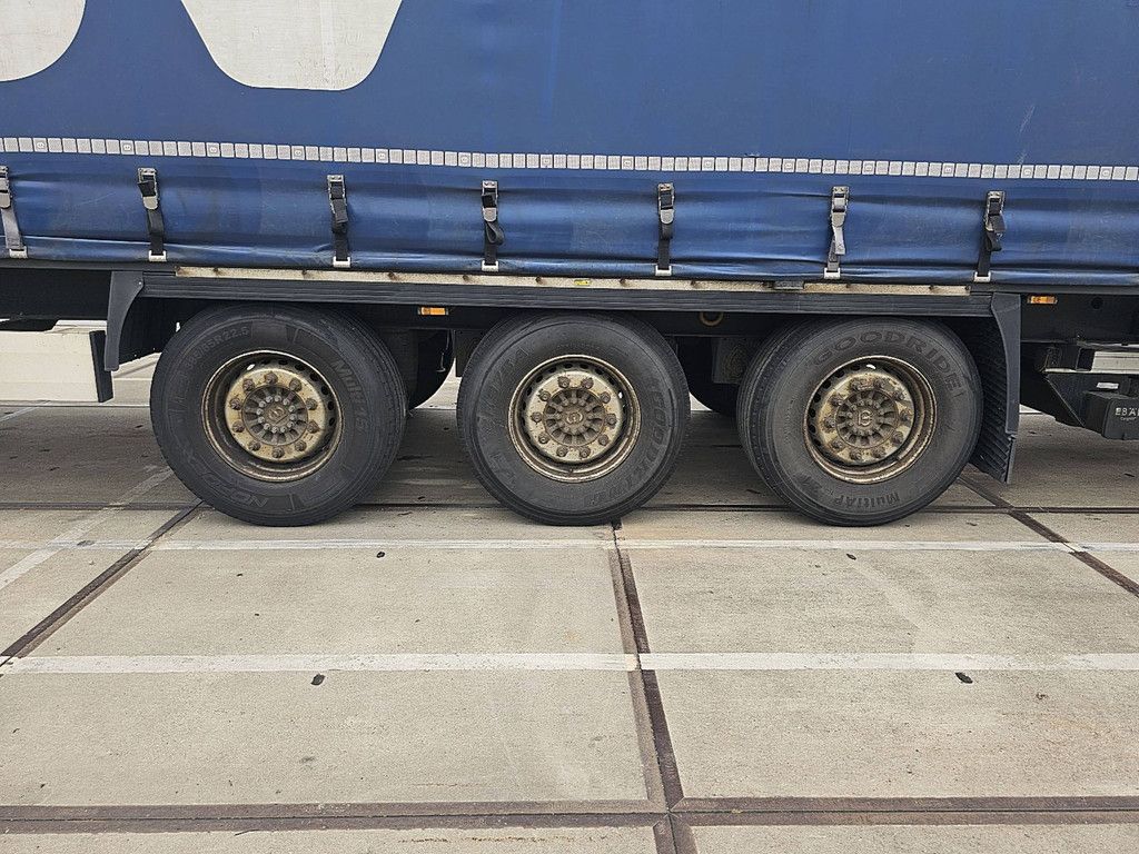 KRONE SDP 02 bär 2 tons taillift