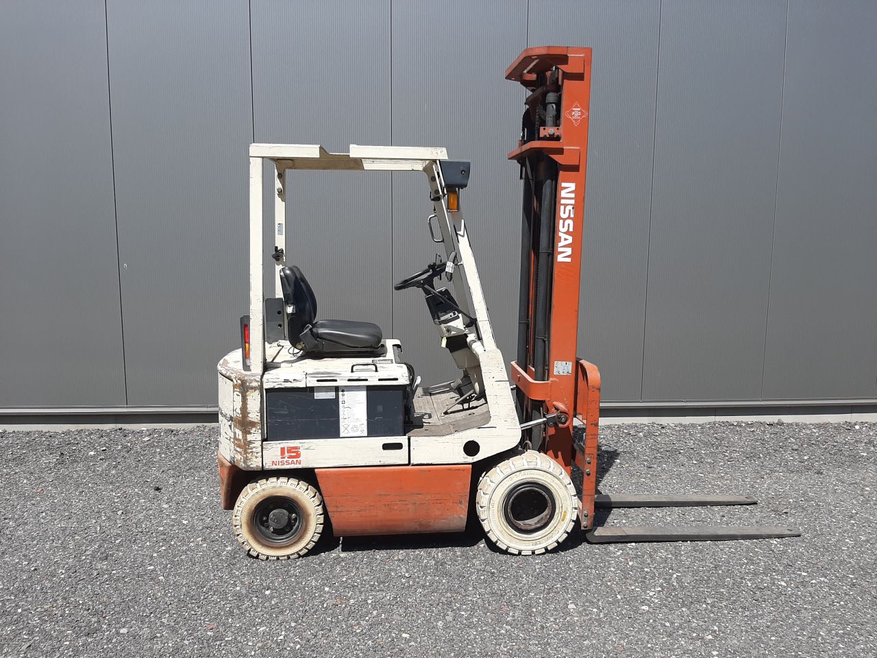 Nissan M01L15 1.5 ton hefhoogte 4 meter hefcapaciteit 1.5 ton