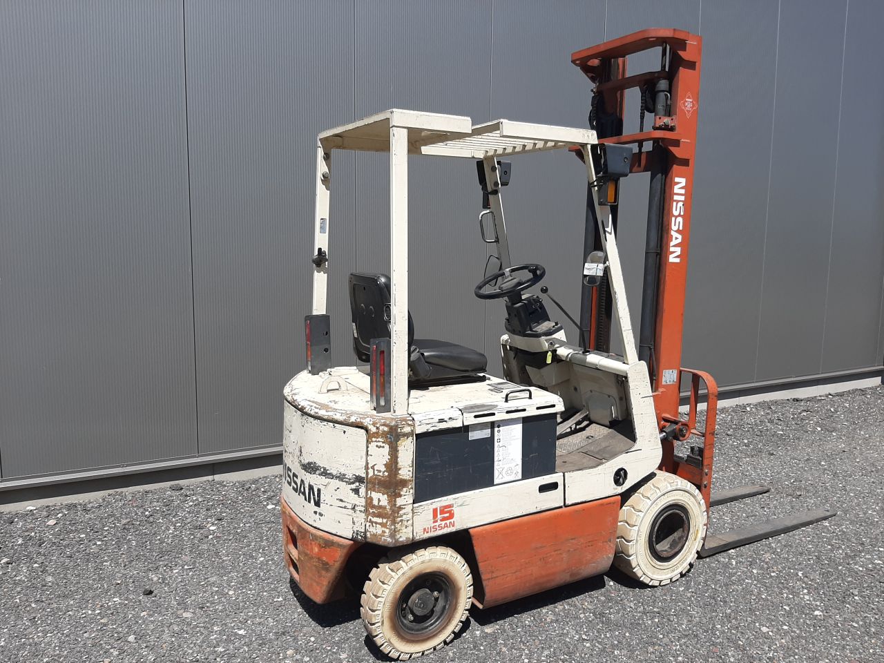 Nissan M01L15 1.5 ton hefhoogte 4 meter hefcapaciteit 1.5 ton