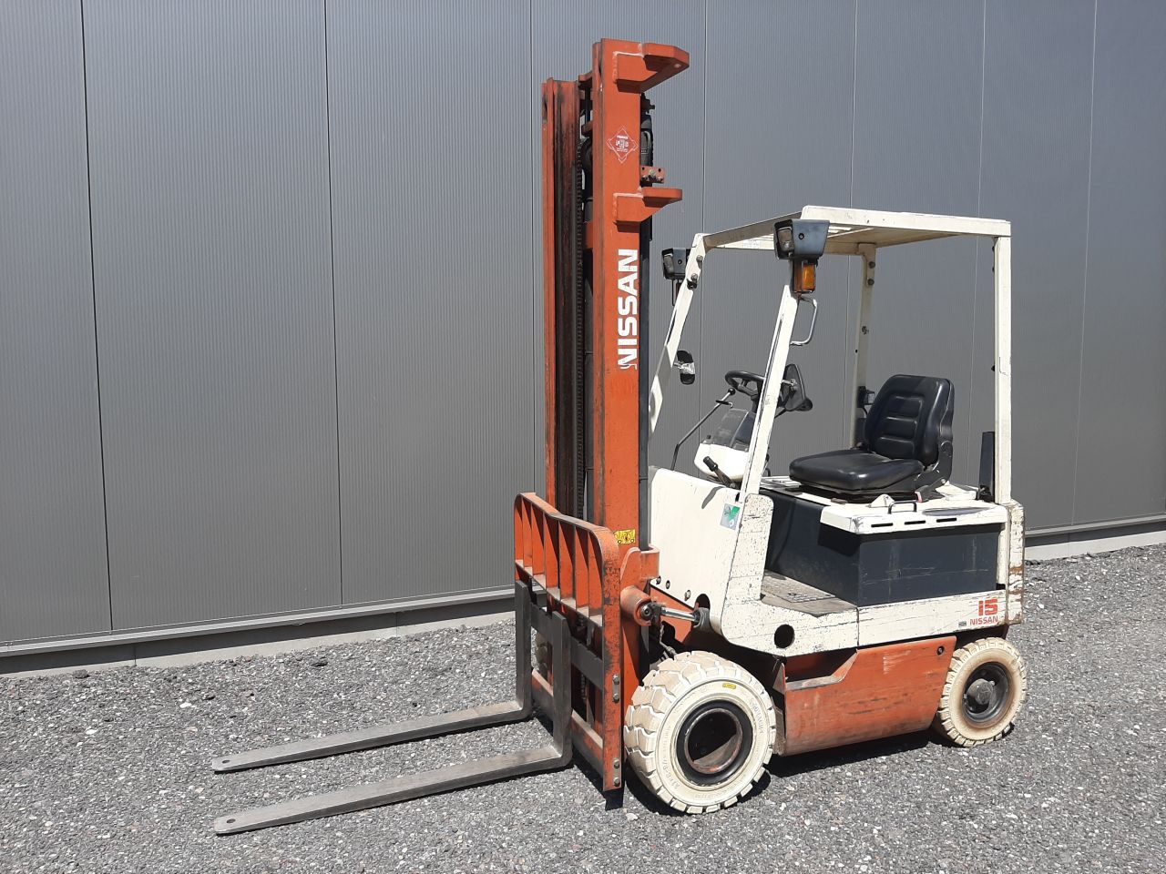 Nissan M01L15 1.5 ton hefhoogte 4 meter hefcapaciteit 1.5 ton
