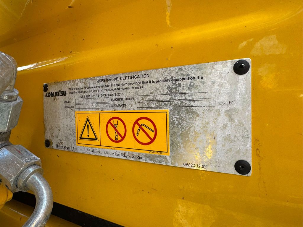 Komatsu PW180-11
