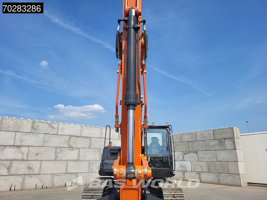 Hitachi ZX220 LC-5G ISUZU ENGINE