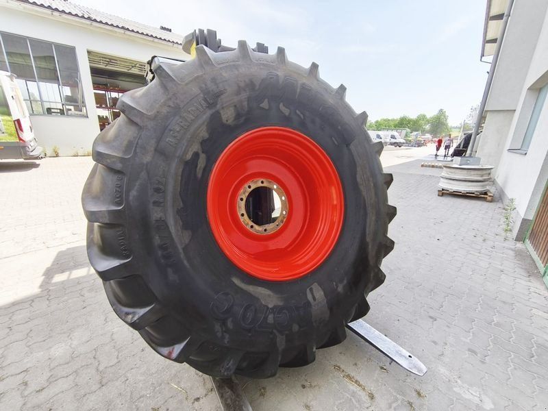 Mitas 680/85 R 32 Räder AC70G