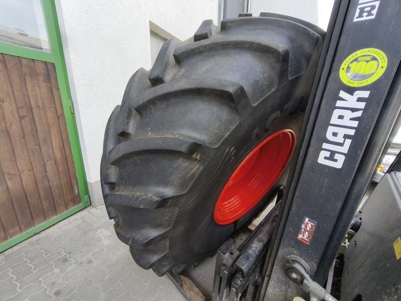 Mitas 680/85 R 32 Räder AC70G