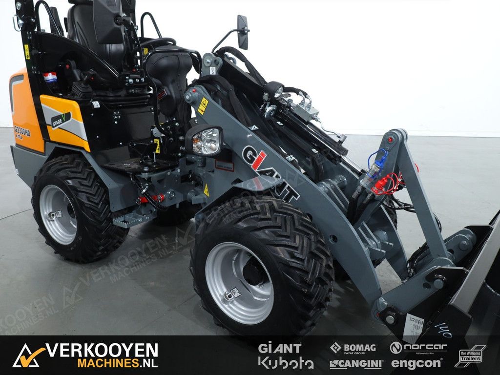 2025 Giant G2300 X-tra HD VK10176