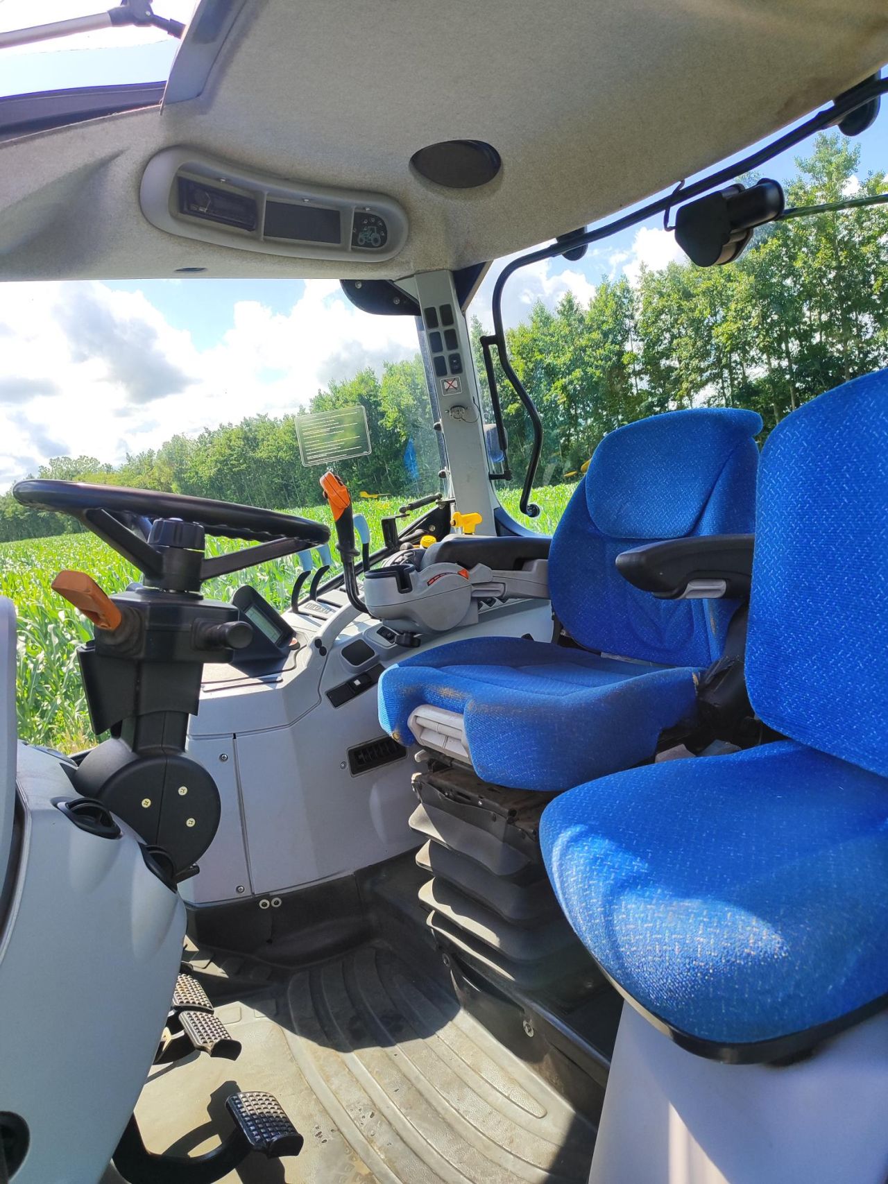 New Holland T 6030 Range Command