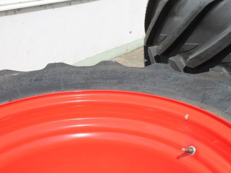 Michelin 600/60 R28 + 710/60 R38