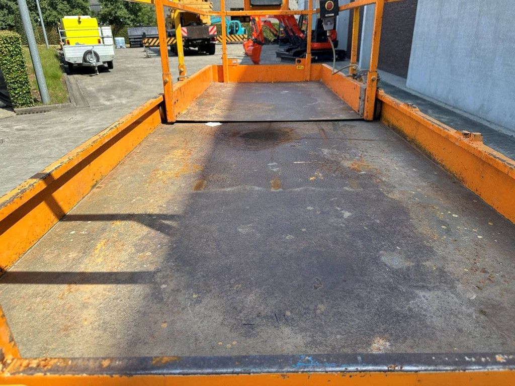 Scherenbühne Haulotte Compact 12 Electric 11,75 m 2007