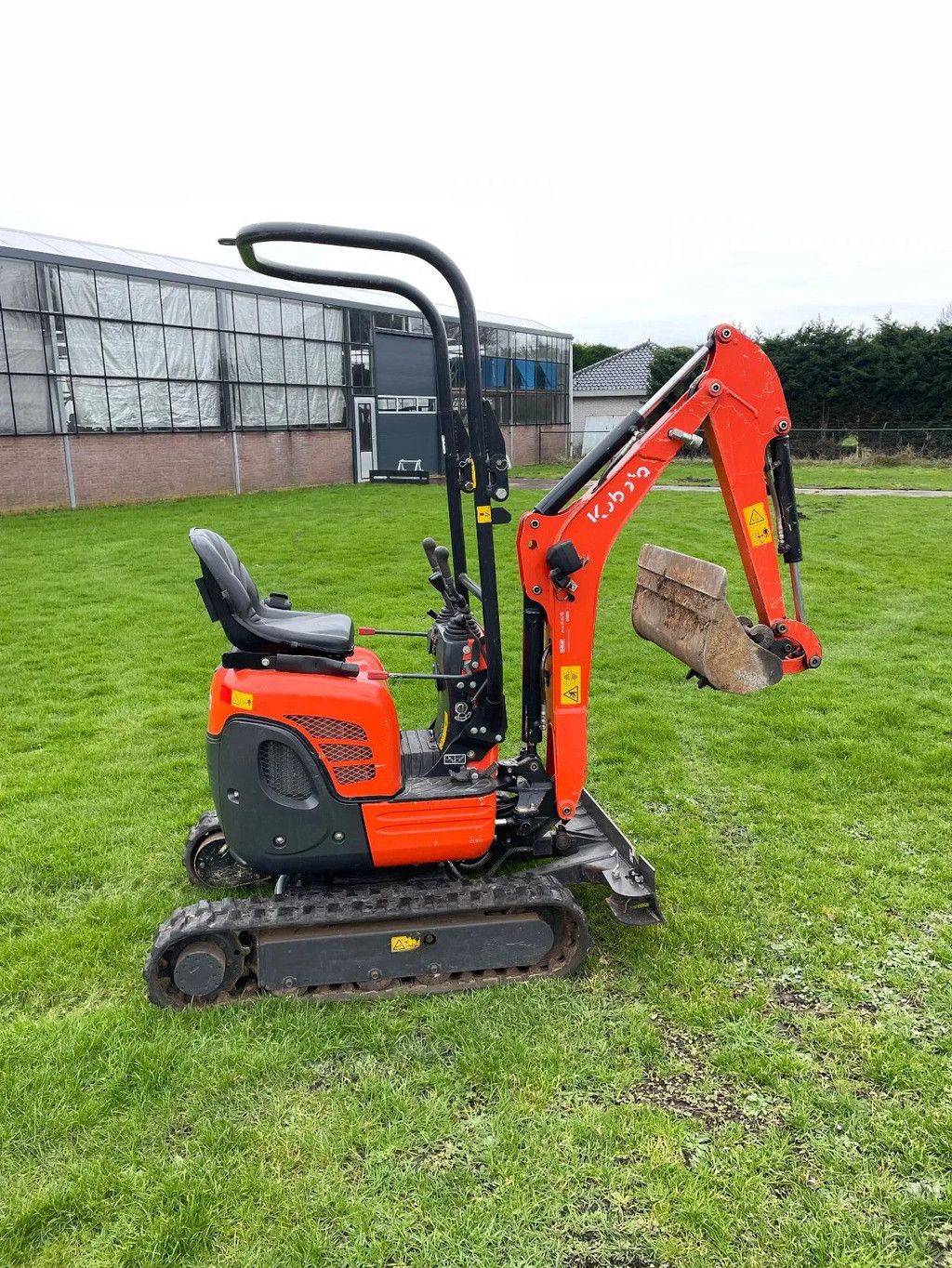 Kubota U10-3 minigraafmachine CW00 met bakken MARGE machine