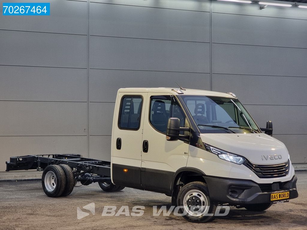 Iveco Daily 35C18 3.0L Dubbel Cabine Chassis 410WB 2025 model LED Navi Camera Airco Cruise Fahrgestell Klima DOKA Tempomat