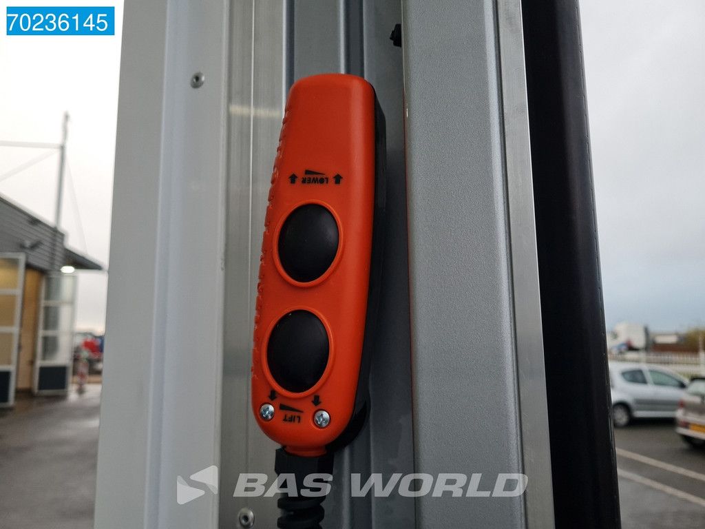 Iveco Daily 35C18 2025 MODEL 3.0L Automaat 1000kg Laadklep ACC Navi Airco Zijdeur Bakwagen Meubelbak Koffer 21m3 Airco