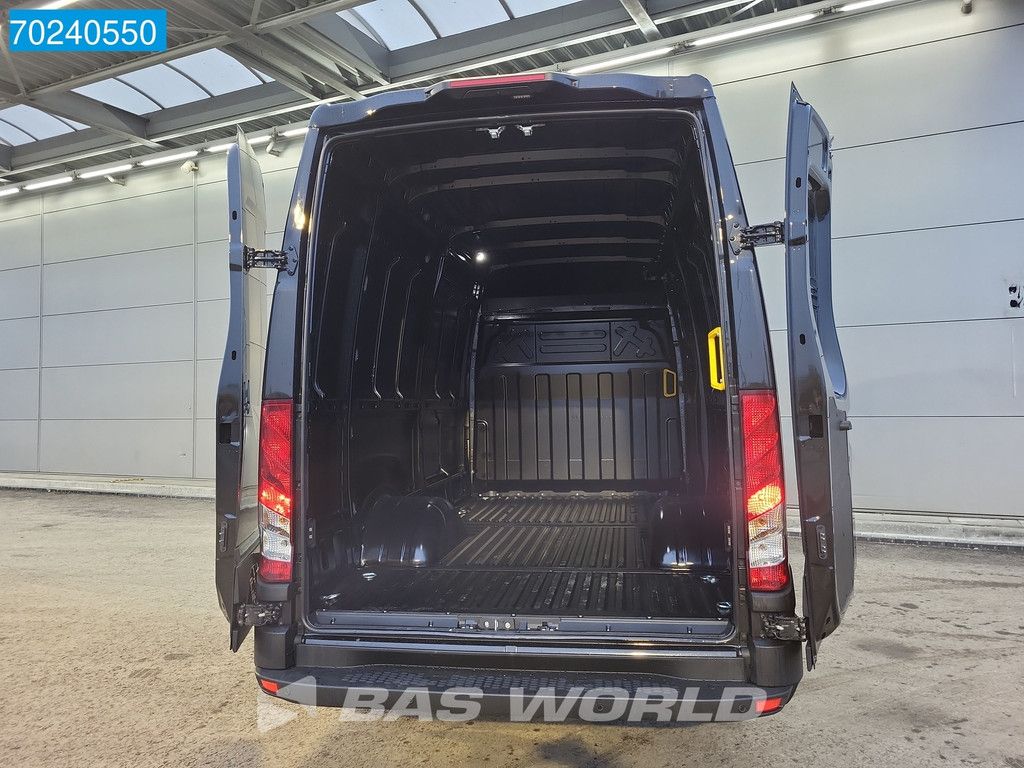 Iveco Daily 35C21 210PK Automaat Dubbellucht L2H2 ACC Navi Camera 12m3 A/C