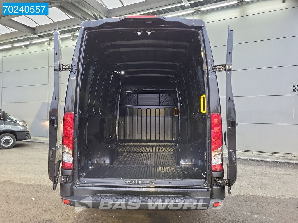 Iveco Daily 35C18 180PK Automaat Dubbellucht L2H2 ACC Navi Camera 12m3 Airco