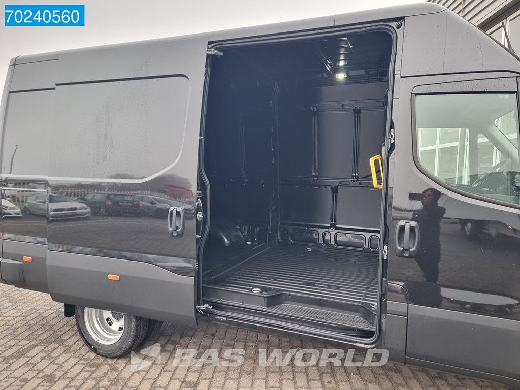 Iveco Daily 35C18 3.0L Automaat 2025-Model 180PK L2H2 Dubbellucht 3,5t Trekgewicht ACC Navi LED Airco Camera Euro6 L2 12m3 Klima