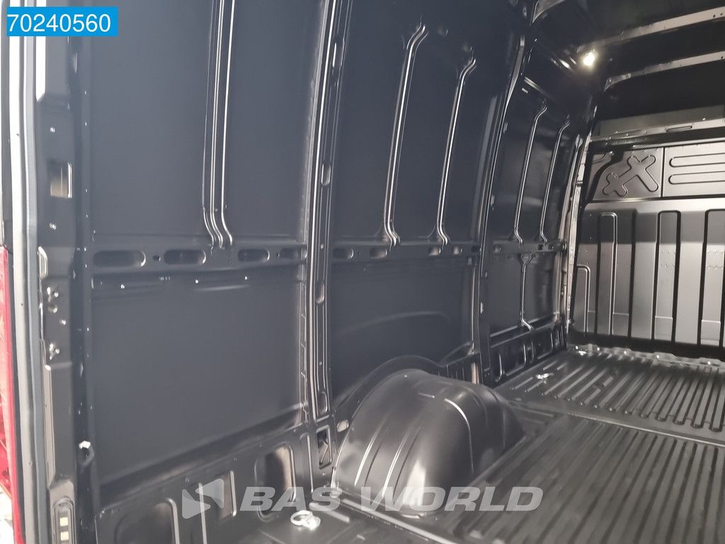Iveco Daily 35C18 3.0L Automaat 2025-Model 180PK L2H2 Dubbellucht 3,5t Trekgewicht ACC Navi LED Airco Camera Euro6 L2 12m3 Klima