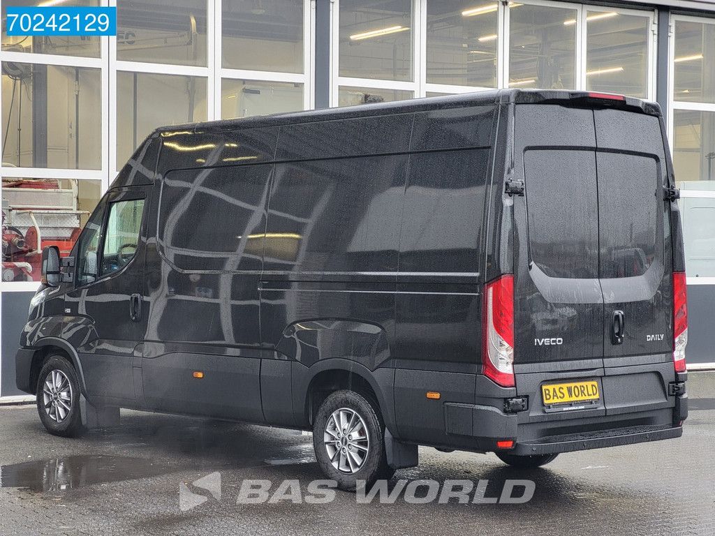 Iveco Daily 35S21 3.0L Automaat L2H2 210PK 2025-Model 3,5t Trekgewicht ACC LED Navi LM-Velgen Camera Euro6 L2 12m3 A/C