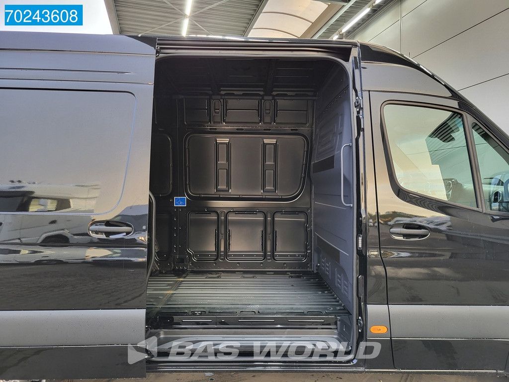 Mercedes Sprinter 319 CDI Automaat Nwe model! L2H2 ACC MBUX LED Navi Camera 190 PK L2H2 10m3 Airco