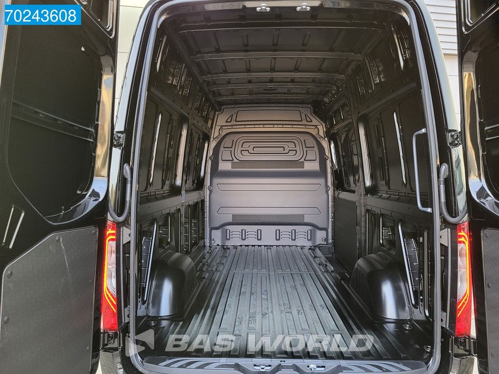 Mercedes Sprinter 319 CDI Automaat Nwe model! L2H2 ACC MBUX LED Navi Camera 190 PK L2H2 10m3 Airco