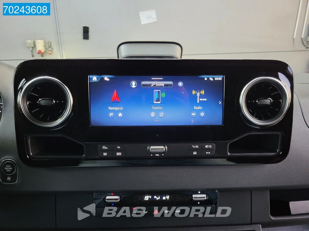 Mercedes Sprinter 319 CDI Automaat Nwe model! L2H2 ACC MBUX LED Navi Camera 190 PK L2H2 10m3 Airco