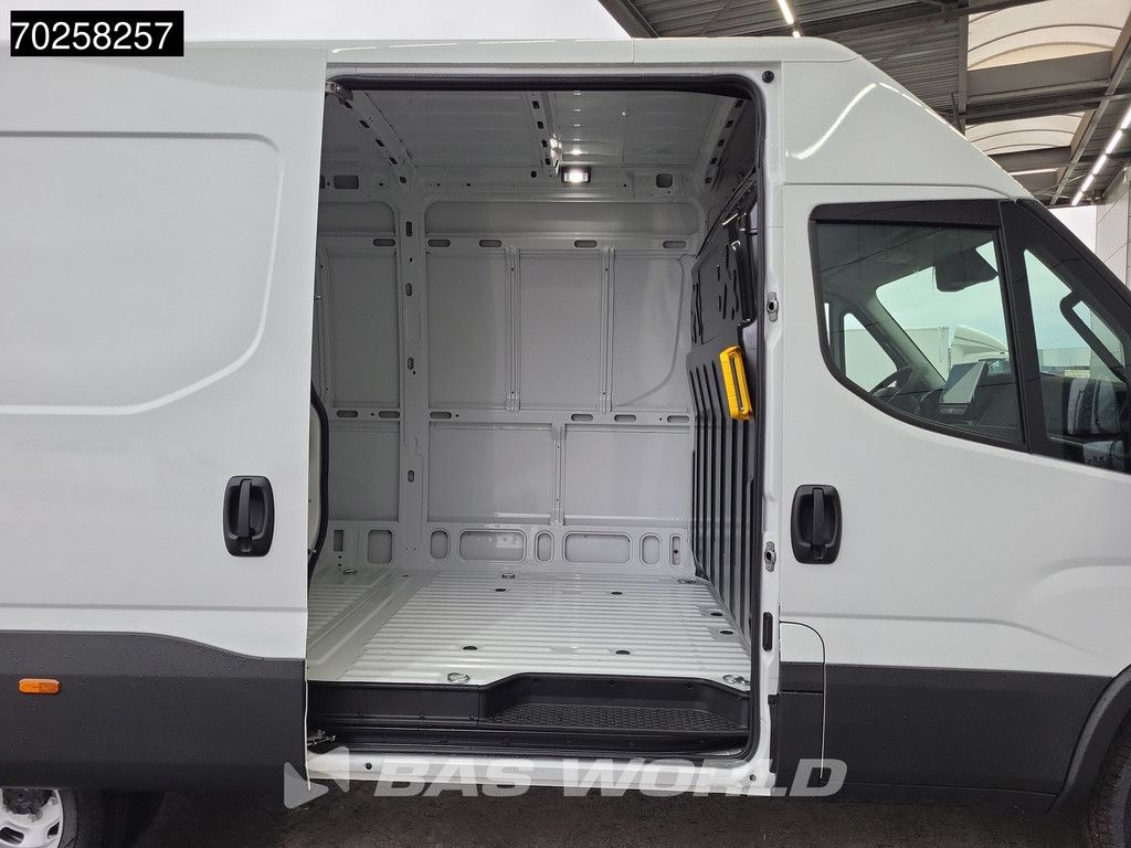 Iveco Daily 35C21 3.0L Automaat 2025 model Dubbellucht L2H2 LED ACC CarPlay Camera Parkeersensoren 12m3 Airco