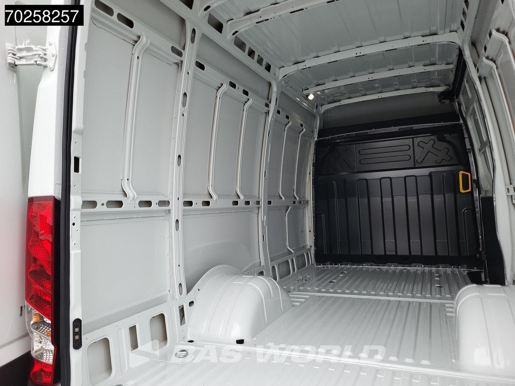 Iveco Daily 35C21 3.0L Automaat 2025 model Dubbellucht L2H2 LED ACC CarPlay Camera Parkeersensoren 12m3 Airco