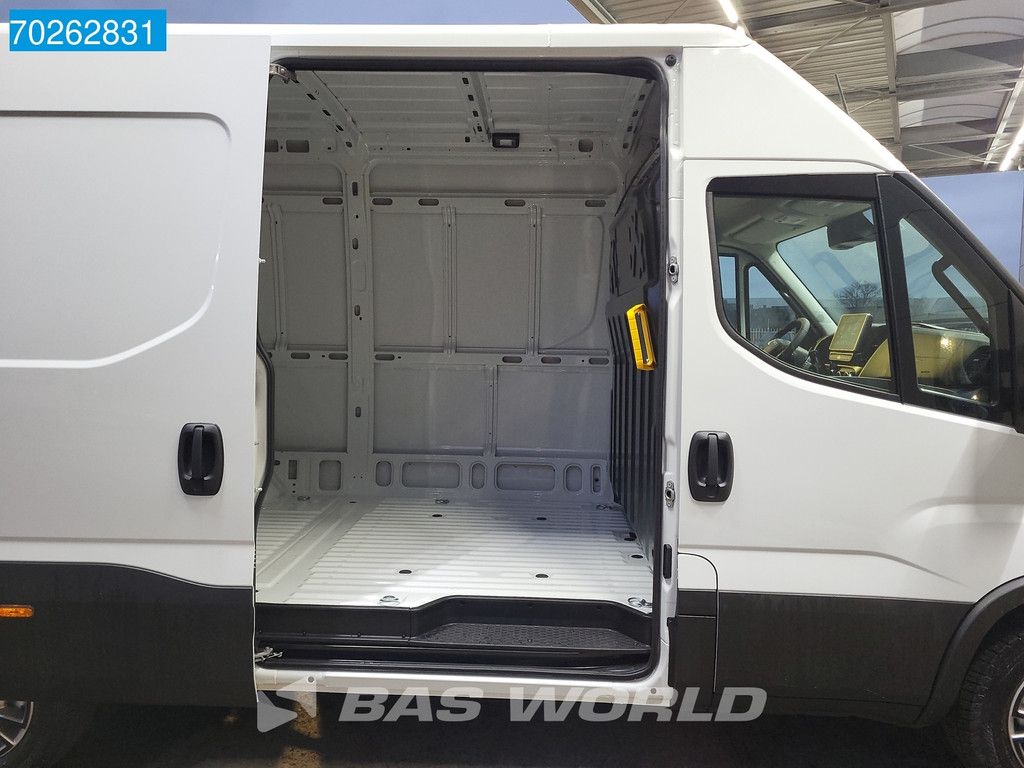 Iveco Daily 35S21 210PK 3.0L Automaat 2025 model L2H2 ACC LED CarPlay Velgen Camera 12m3 Airco