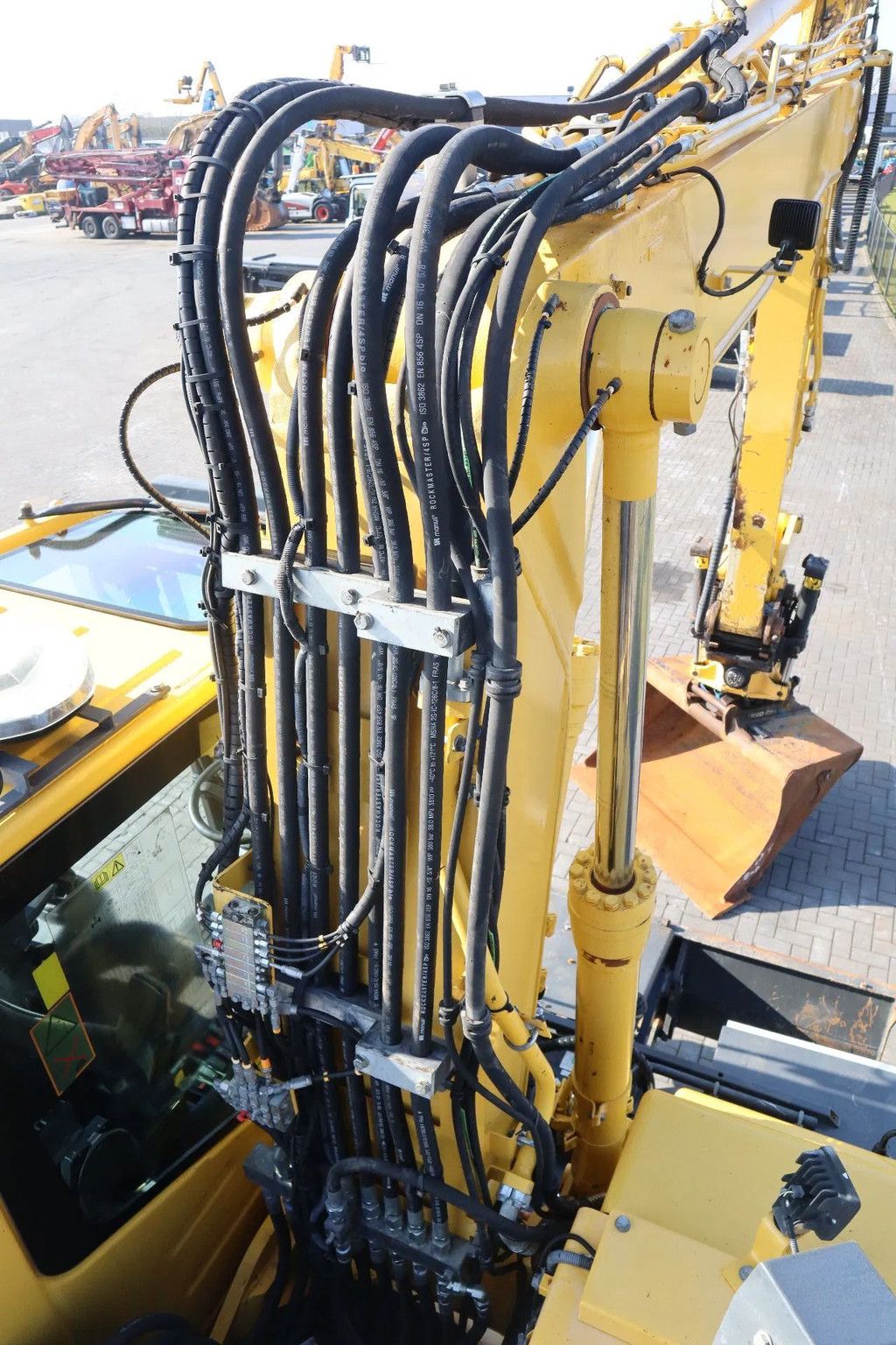 Komatsu PW160-11 | ENGCON TILTROTATOR | BUCKET | TRAILER HYDR.