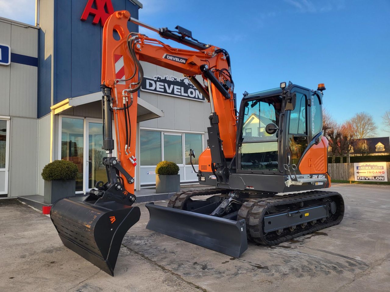 Develon DX85R-7