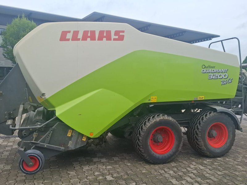 Claas Quadrant 3200 RC Tandem