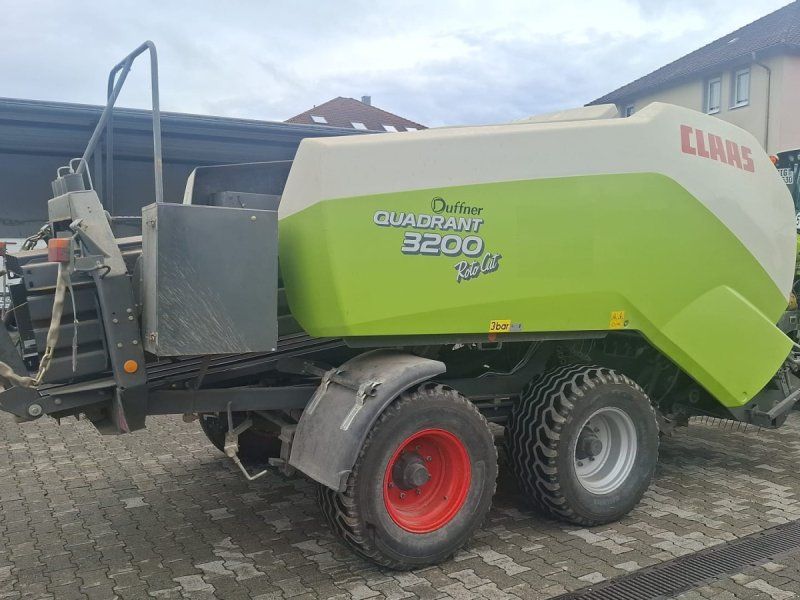 Claas Quadrant 3200 RC Tandem