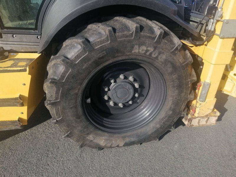 New Holland B110C
