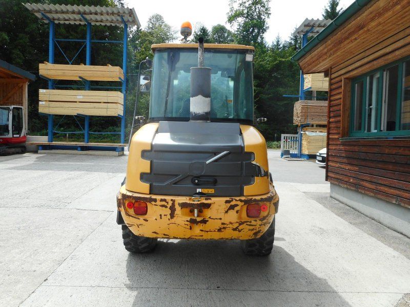 Volvo L25F ( 5.500kg ) hydr. Schnellwechsler + 3 Kreis