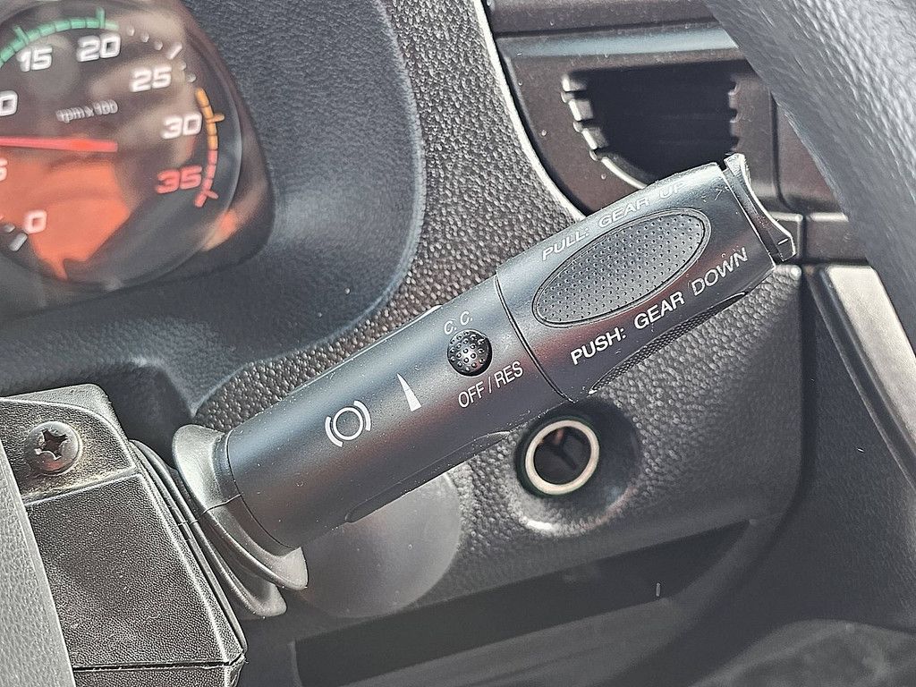 IVECO 120E21 EUROCARGO lift airco side door