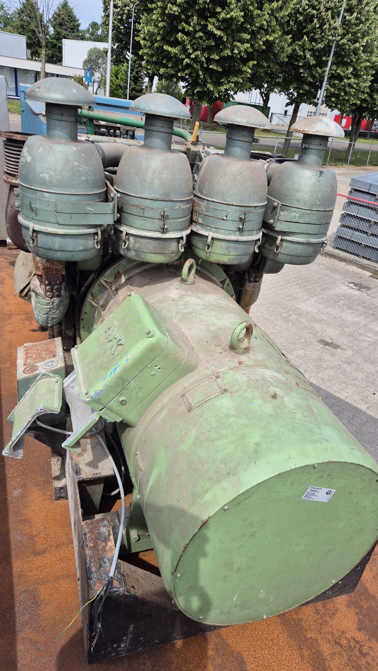 Aggregaat AvK 400kVA Deutz Magirus V12 motor, generator