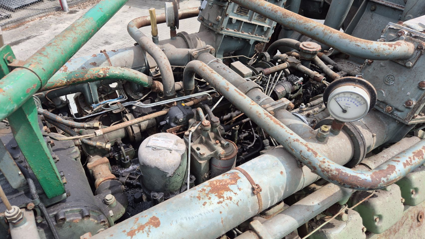 Aggregaat AvK 400kVA Deutz Magirus V12 motor, generator