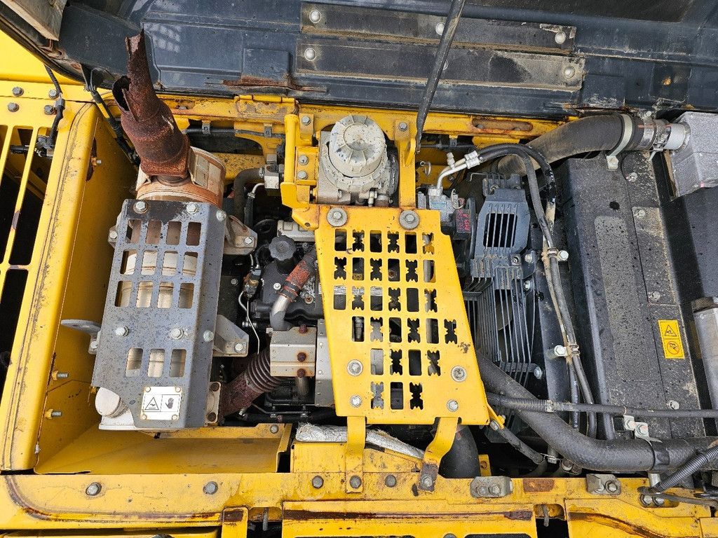 Komatsu HB215LC-2 WE1349
