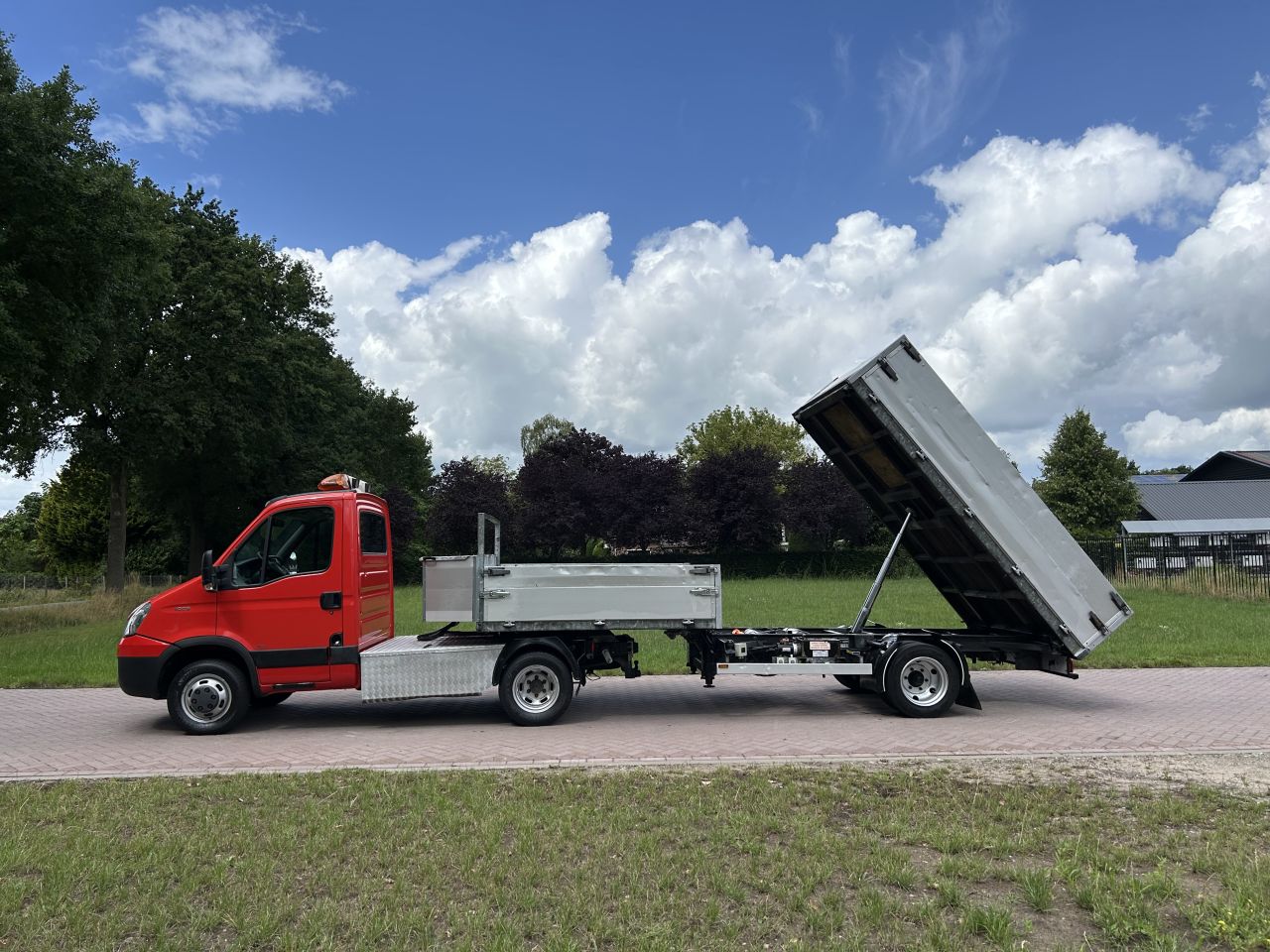 Be trekker Iveco Daily 40C15 - be oplegger kipper