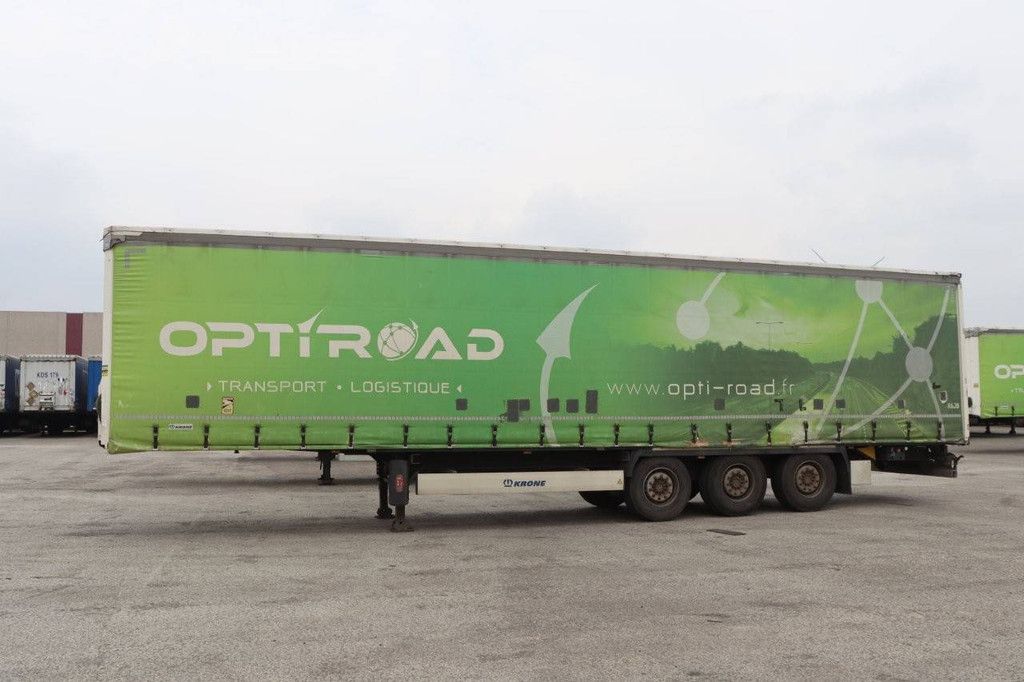 Krone SD sliding tarpaulin trailer