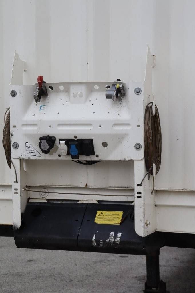 Krone SD sliding tarpaulin trailer